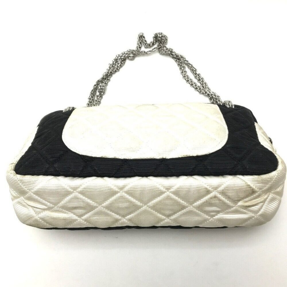 AUTHENTICITY GUARANTEED CHANEL Quilted Bicolor Chain Shoulder Bag Black - Picture 3 of 7